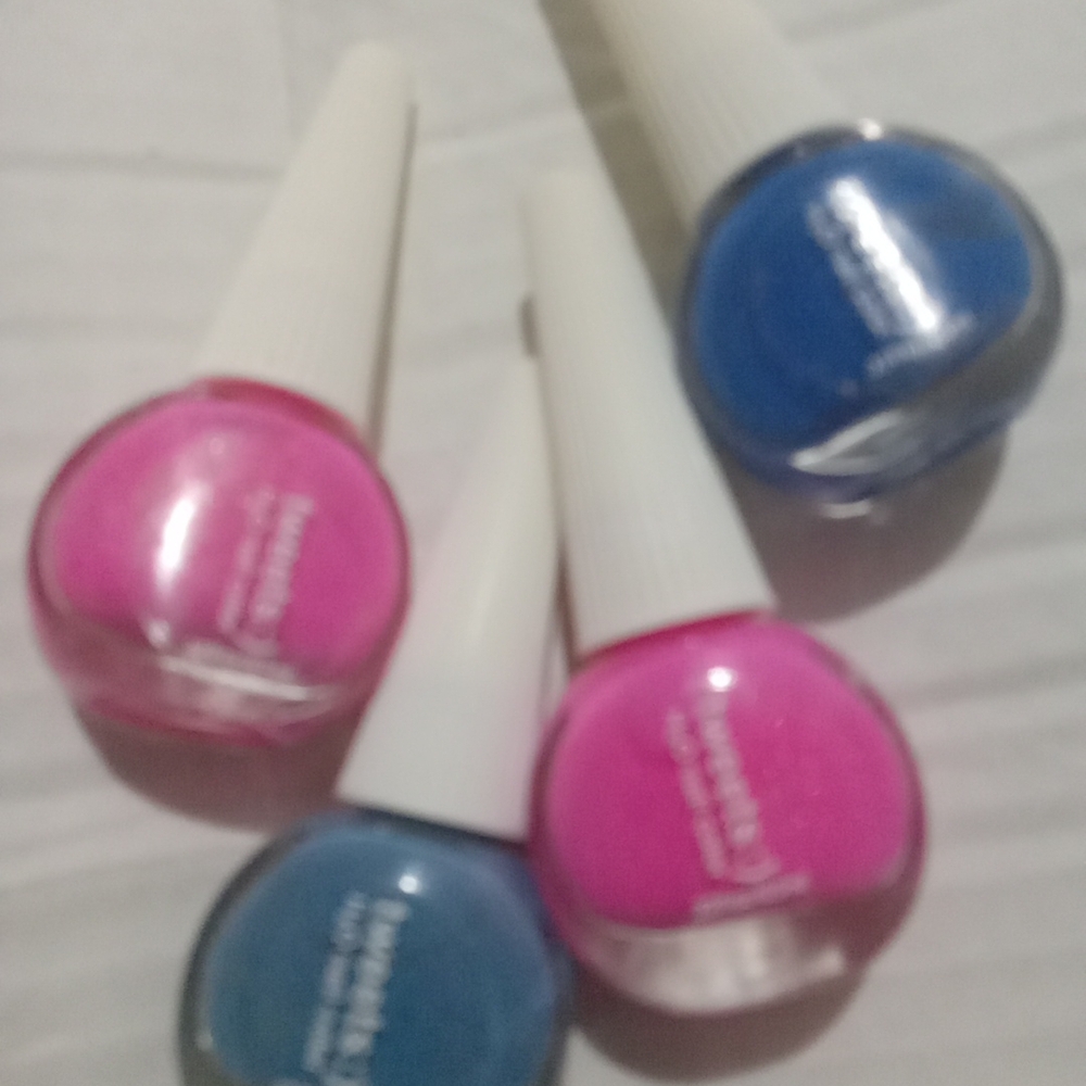 Tweet Pink and Blue Nail Polish Set